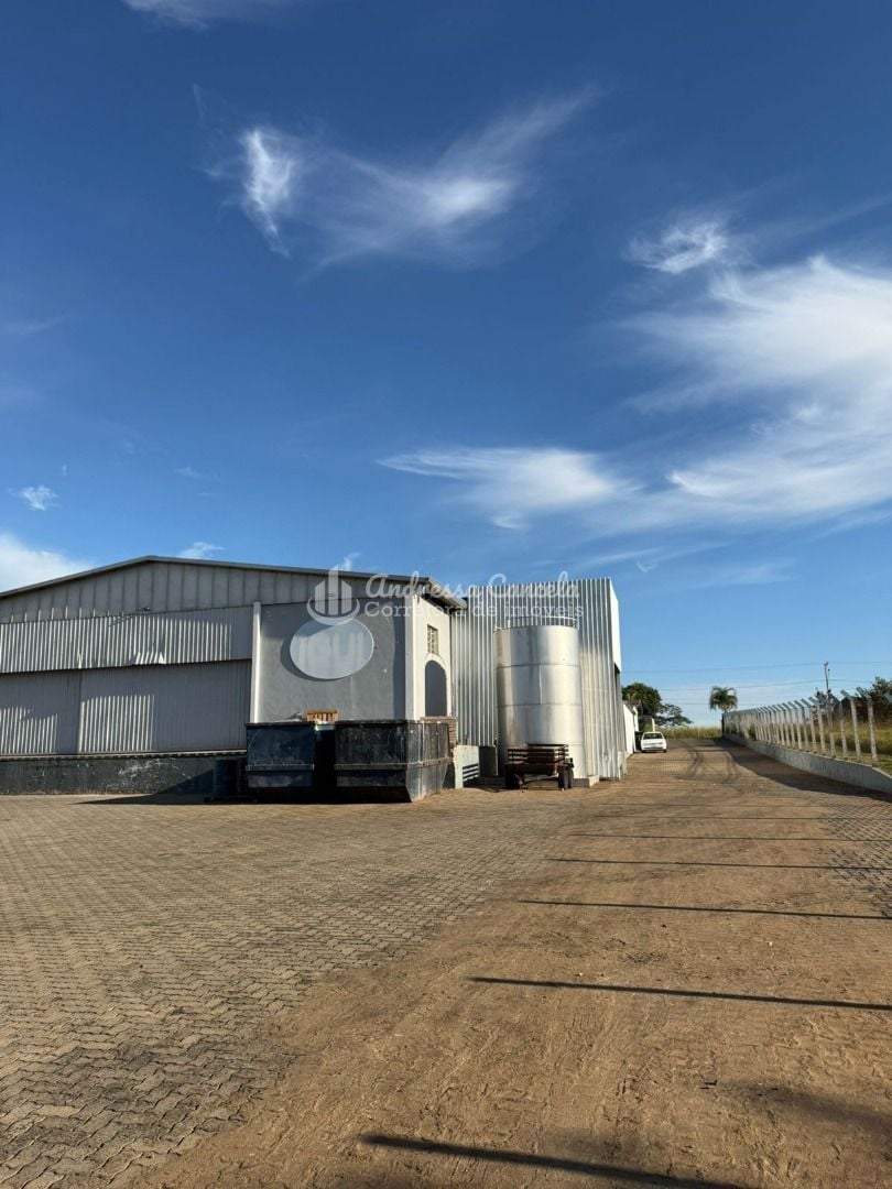Loja-Salão, 1700 m² - Foto 1