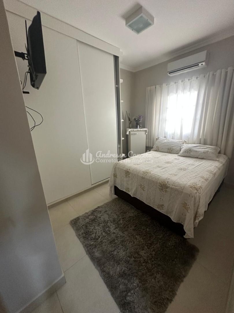 Casa, 4 quartos, 250 m² - Foto 13
