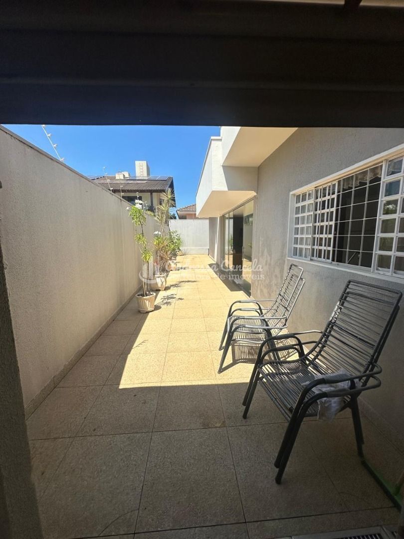 Casa, 4 quartos, 250 m² - Foto 28
