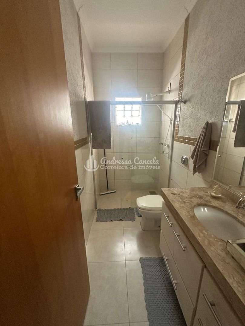Casa, 4 quartos, 250 m² - Foto 14