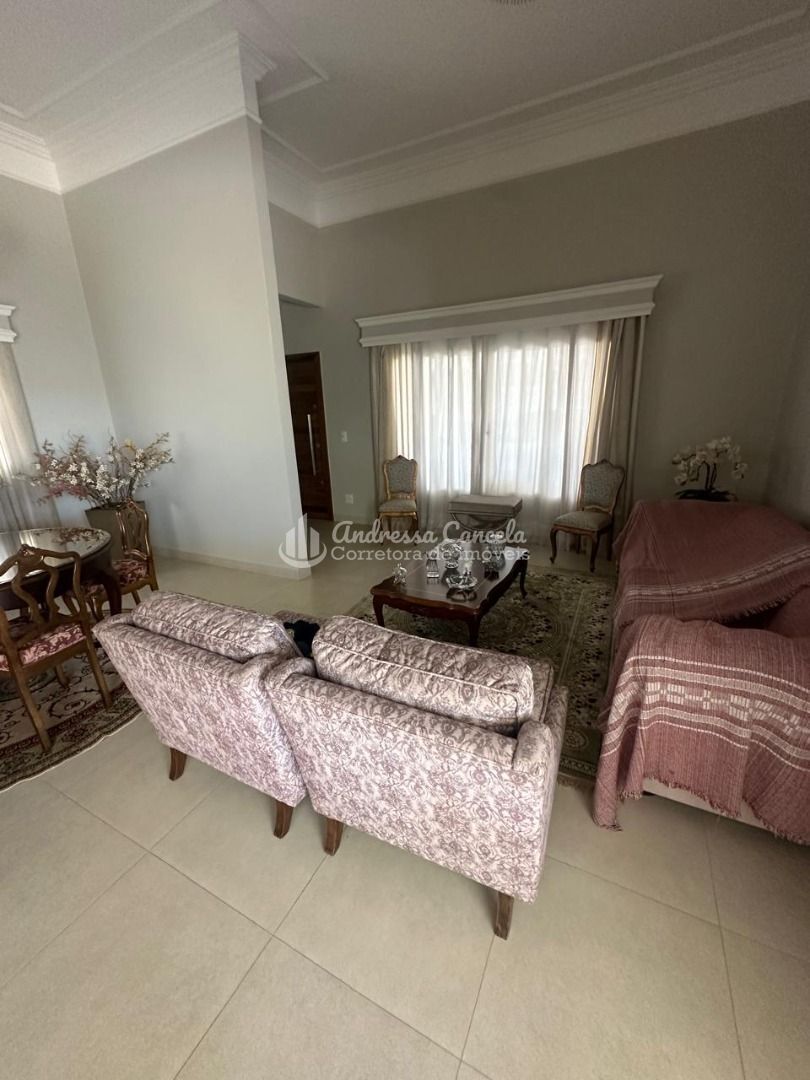 Casa, 4 quartos, 250 m² - Foto 19