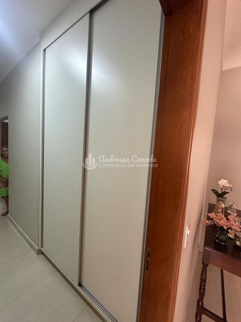 Casa, 4 quartos, 250 m² - Foto 18