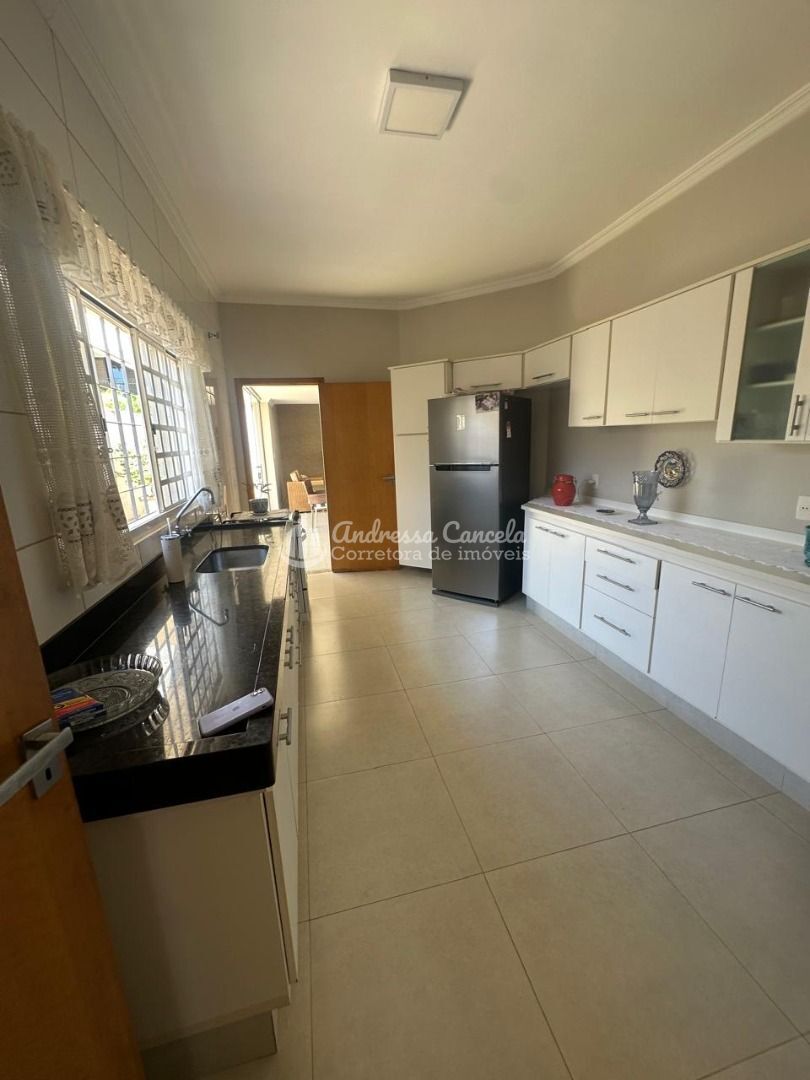 Casa, 4 quartos, 250 m² - Foto 22