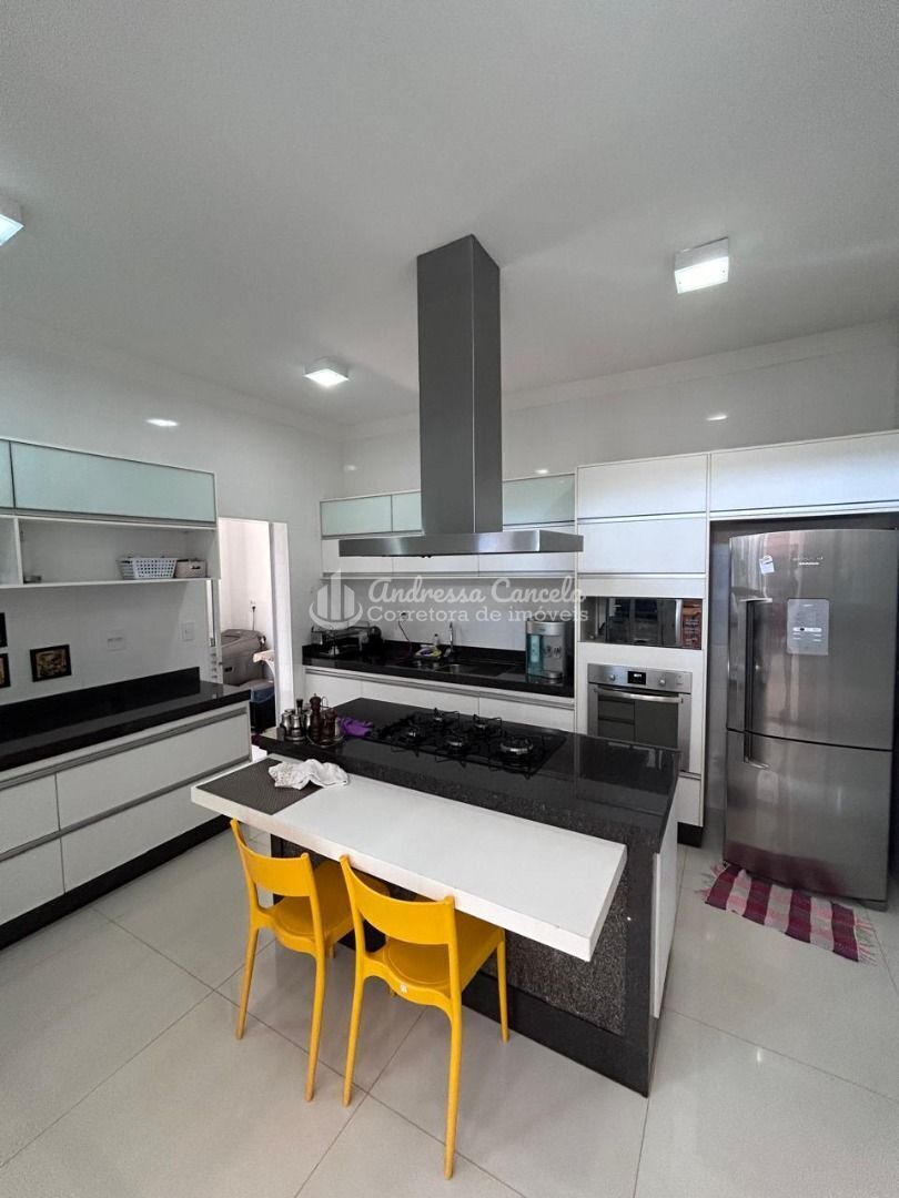 Casa, 4 quartos, 300 m² - Foto 3