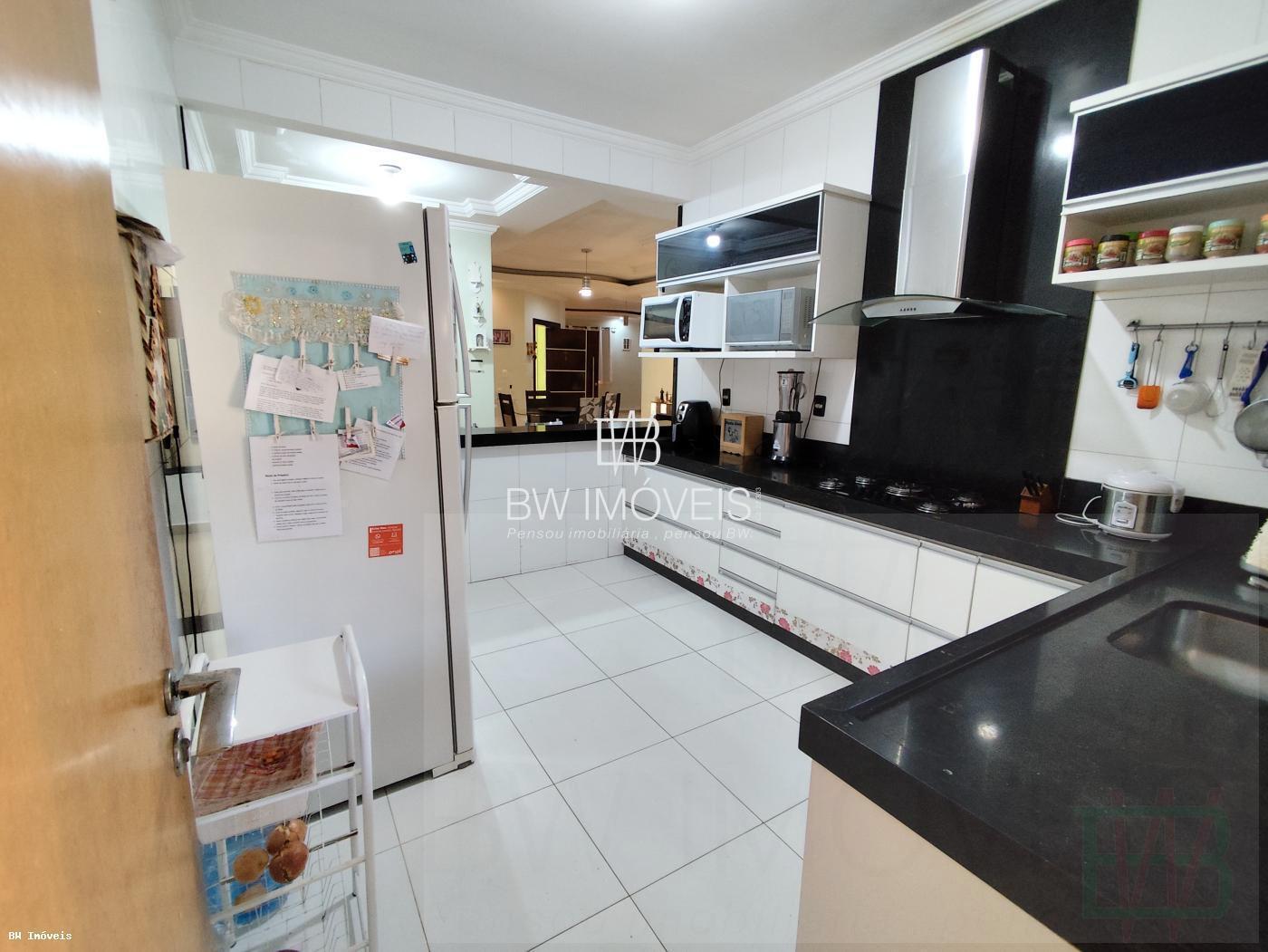 Casa, 3 quartos, 210 m² - Foto 14