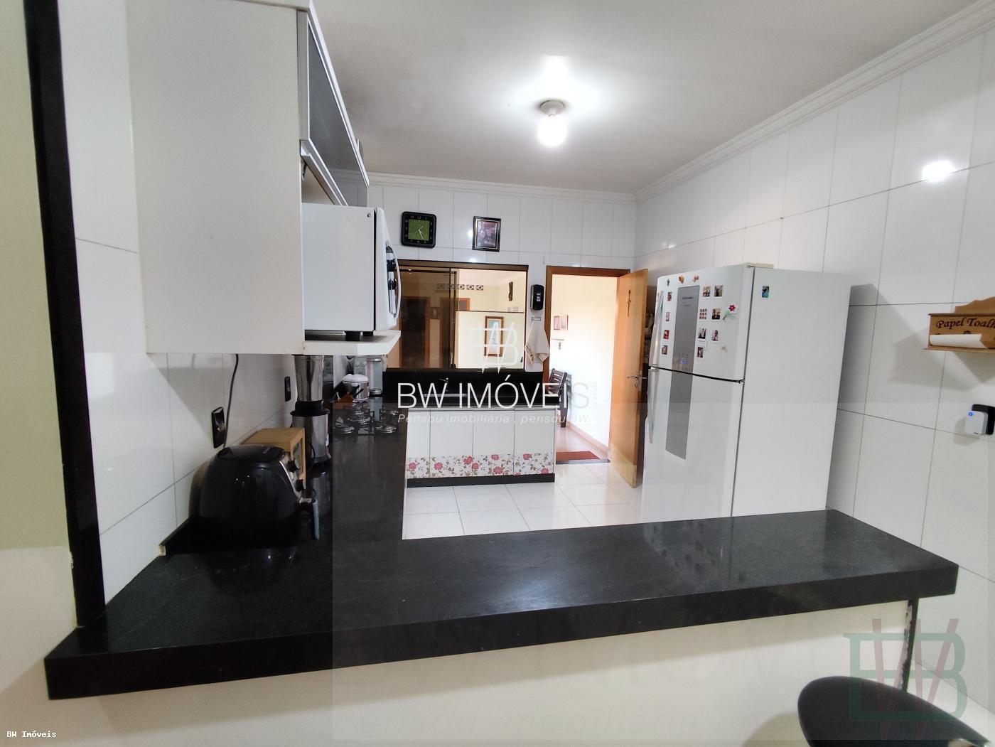 Casa, 3 quartos, 210 m² - Foto 15
