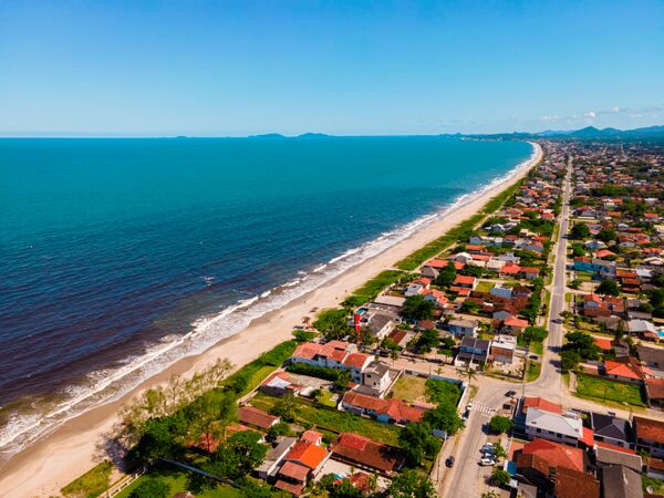 Ampliação da Orla de Itapoá Impulsiona o Crescimento Urbano e Valoriza o Setor Logístico