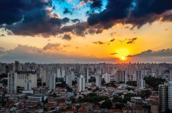 SAÚDE: Praticidade e vida de bairro na medida certa.