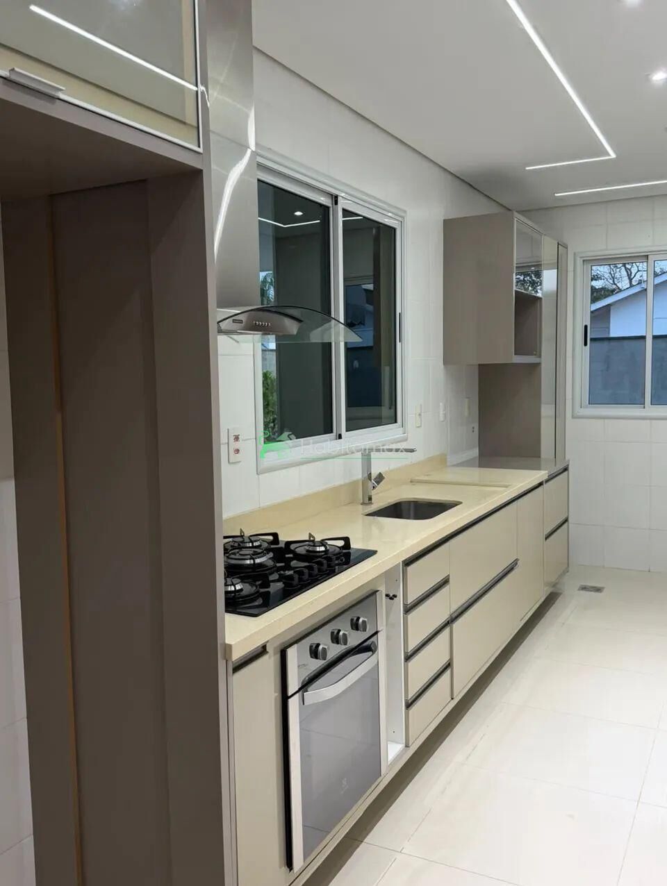 Casa, 3 quartos, 250 m² - Foto 2