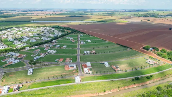 Terreno à venda no bairro Condomínio Alphaville em Araçatuba/SP