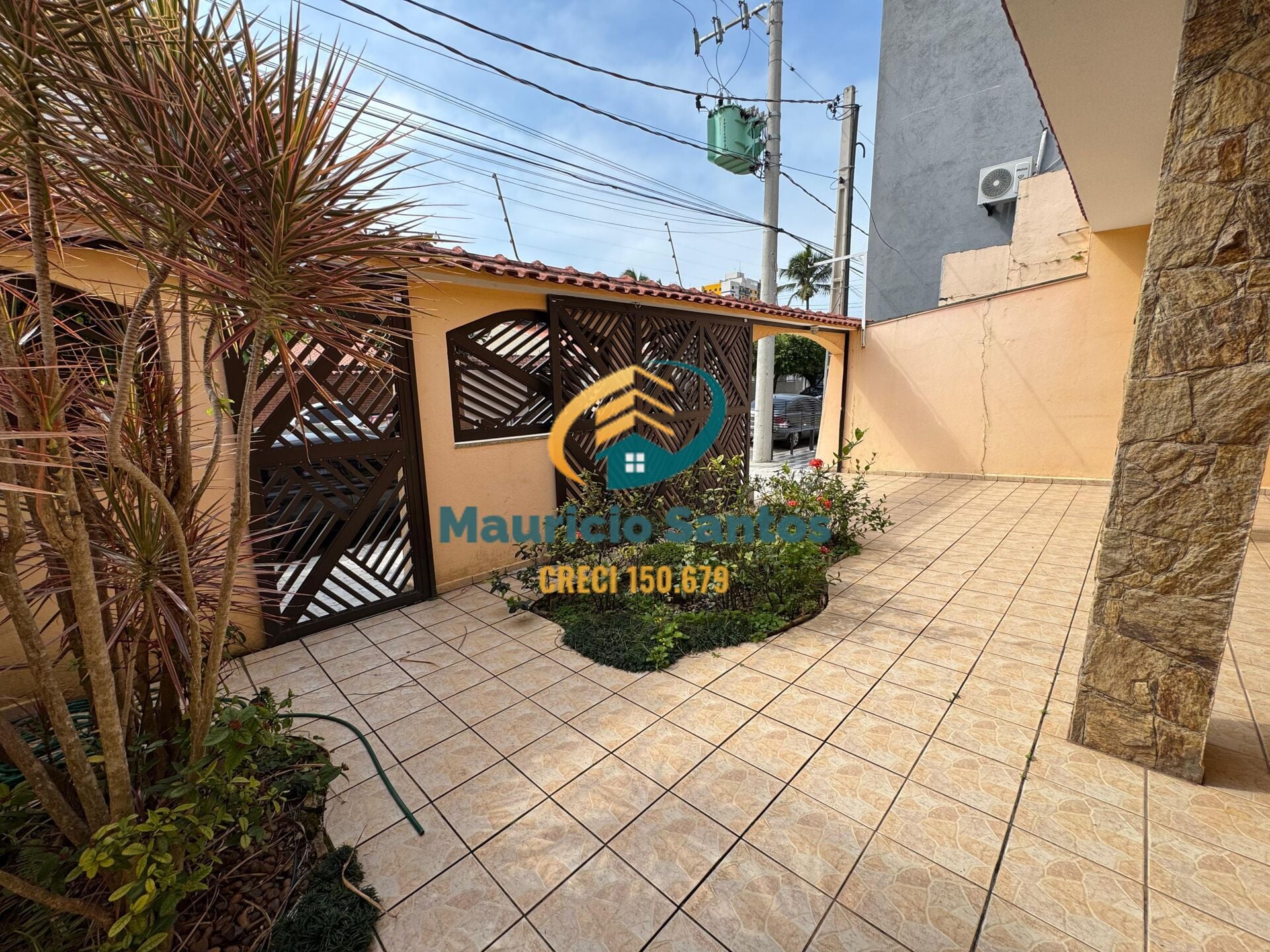 Casa à venda com 5 quartos, 1 suíte, 3 vagas e 219m² no Centro, Mongaguá (SP) — foto 2 de 29