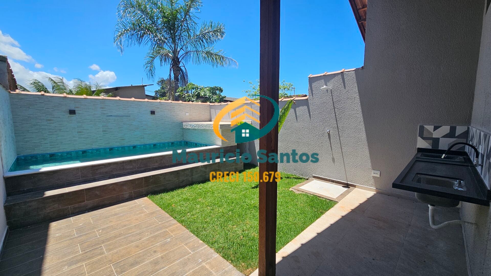 Casa à venda com 2 quartos, 2 banheiros, 2 vagas e 70m² no Itaguai, Mongaguá — foto principal