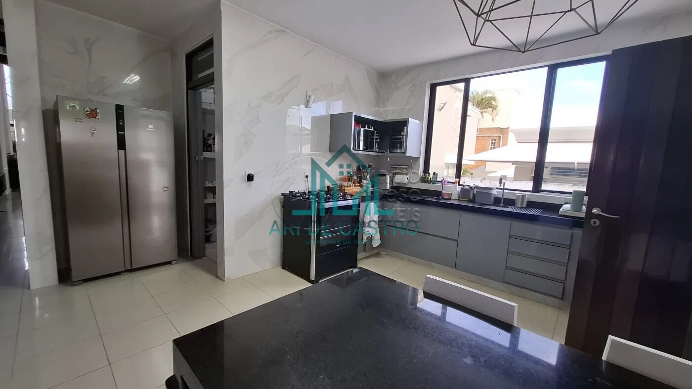 Casa, 4 quartos, 337 m² - Foto 32