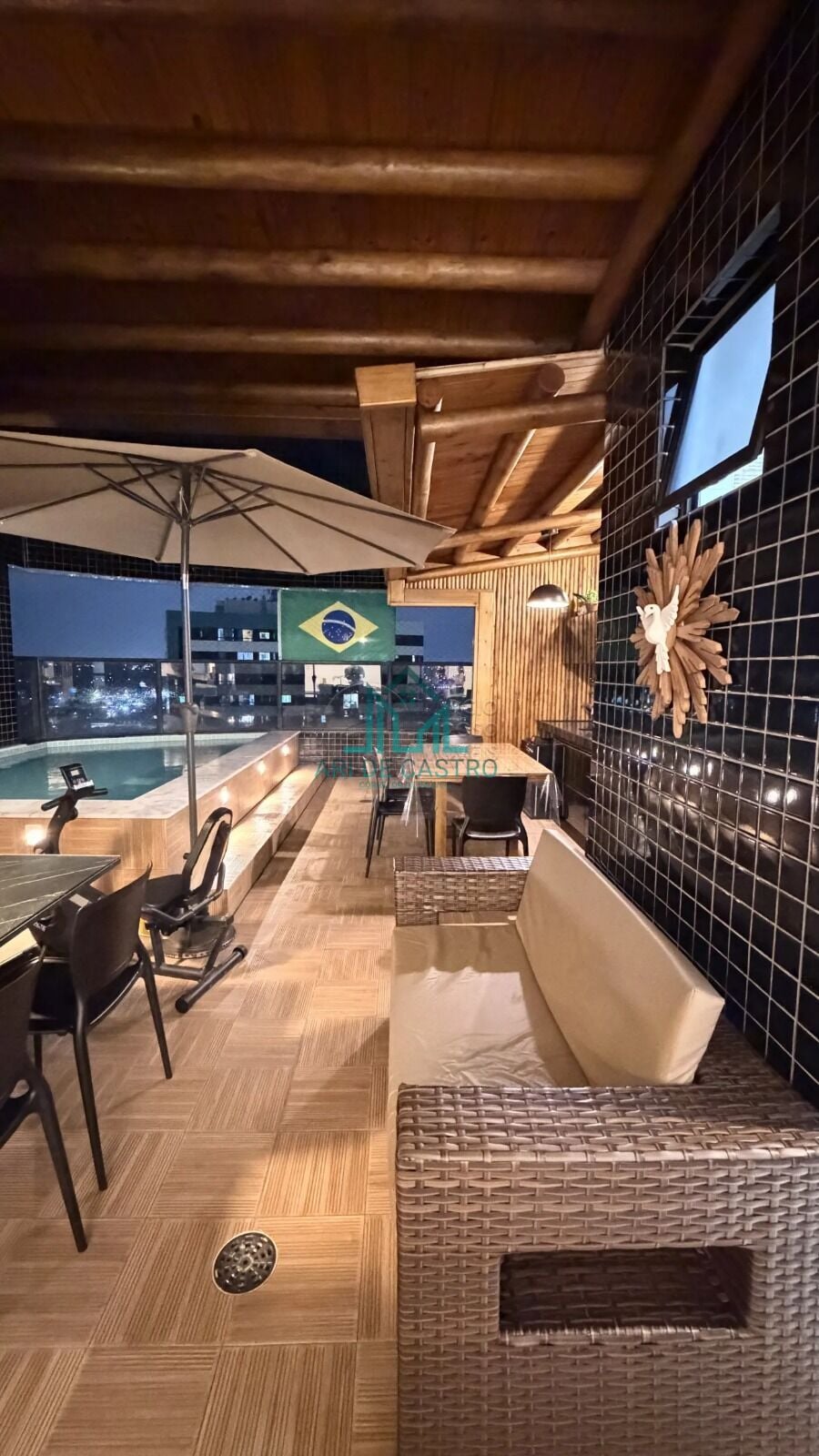 Cobertura, 4 quartos, 225 m² - Foto 1