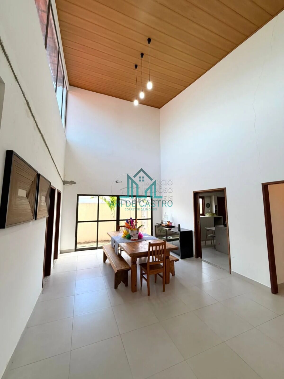 Casa, 3 quartos, 220 m² - Foto 1