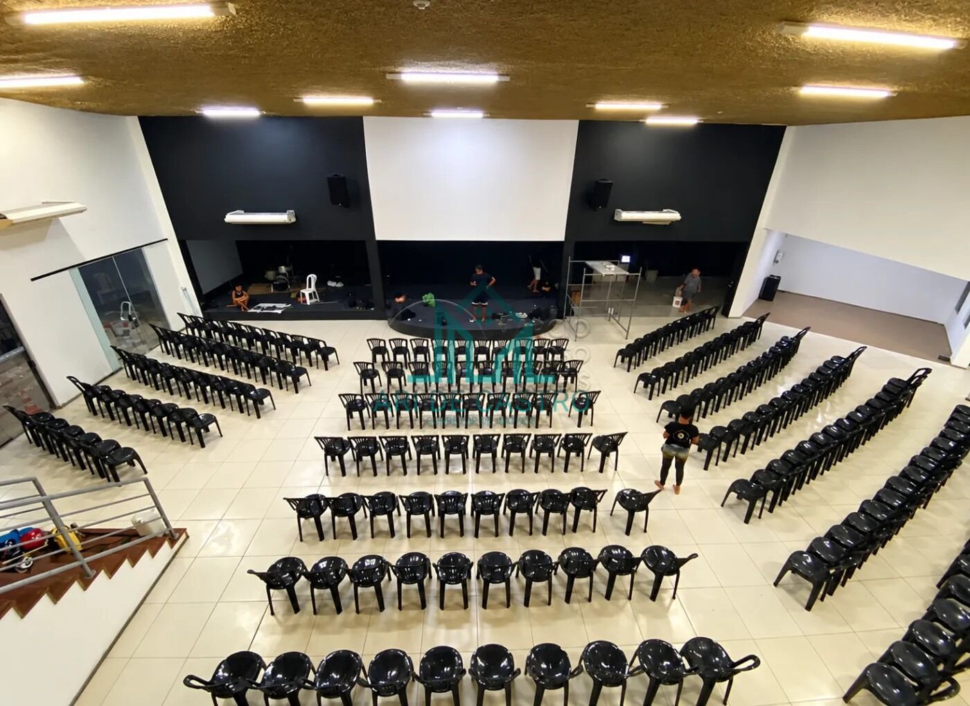 Loja-Salão, 1200 m² - Foto 1