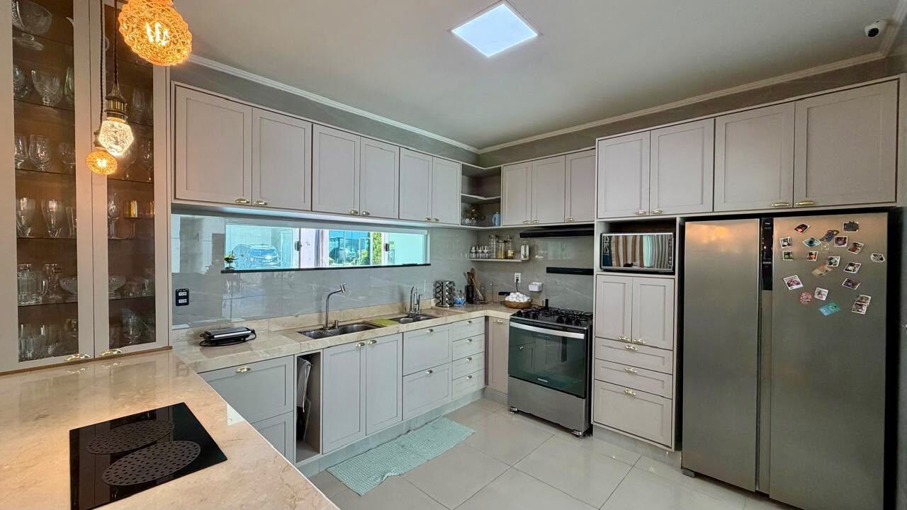 Casa, 3 quartos, 250 m² - Foto 2