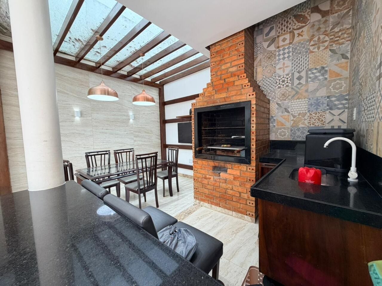 Casa, 3 quartos, 204 m² - Foto 1