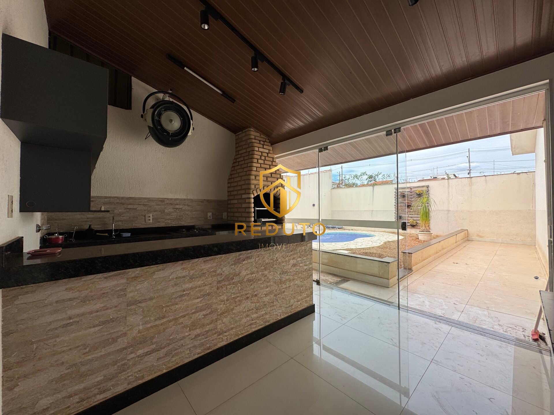 Casa, 3 quartos, 194 m² - Foto 1