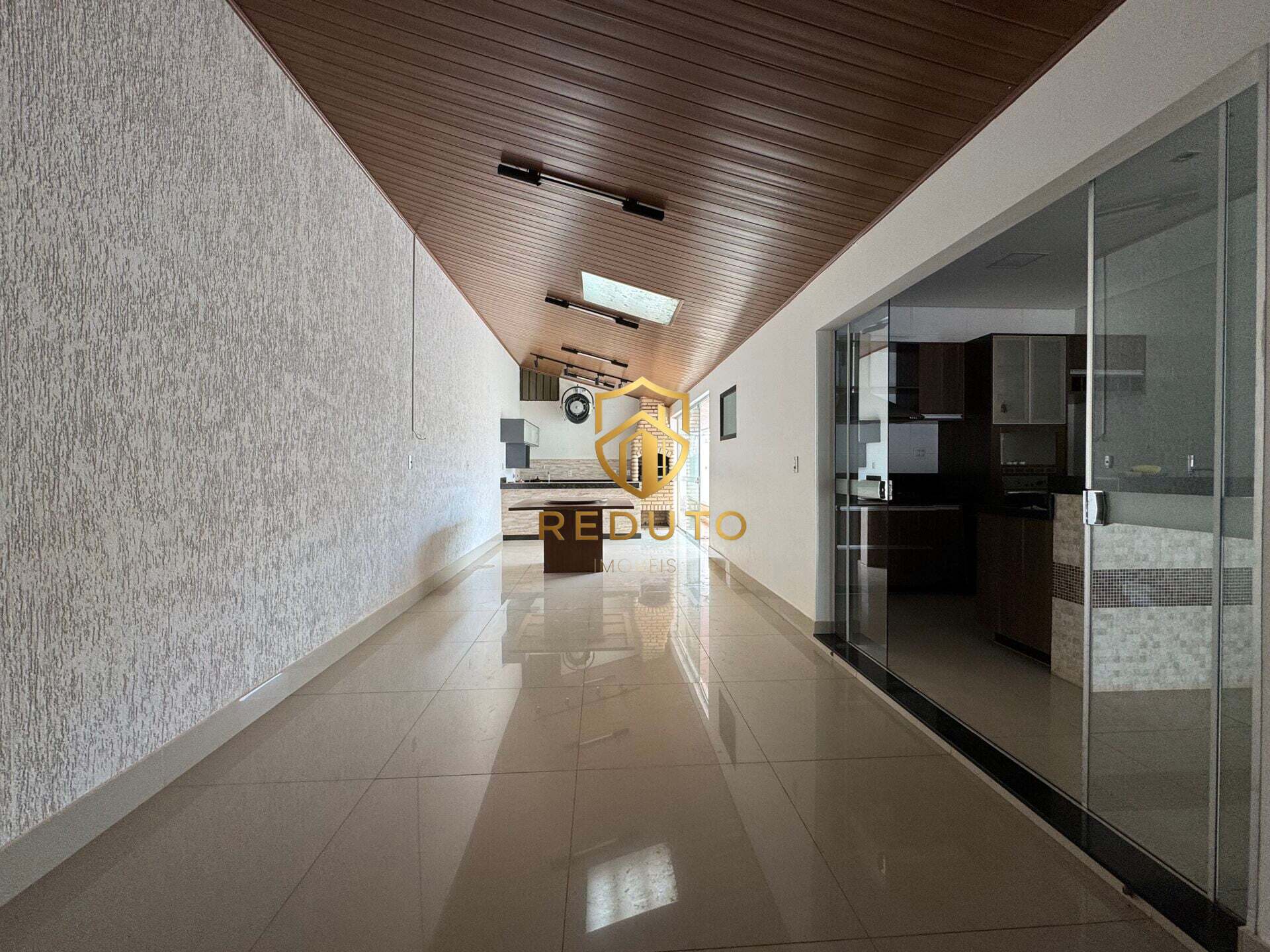 Casa, 3 quartos, 194 m² - Foto 2