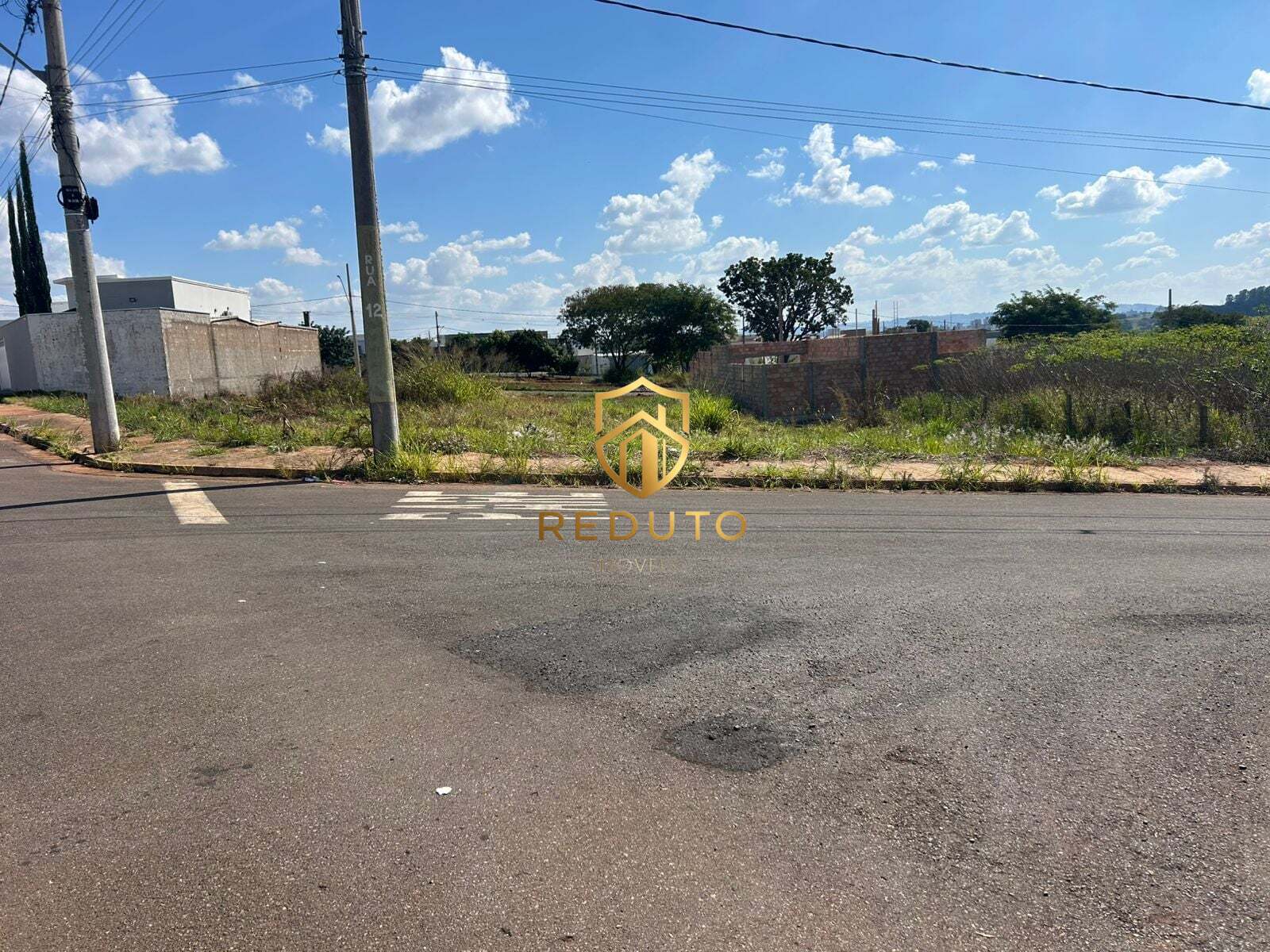 Terreno, 301 m² - Foto 1