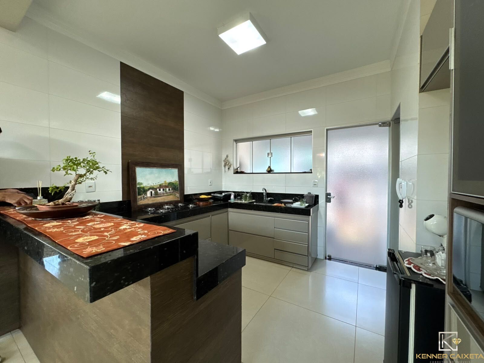 Casa, 4 quartos, 260 m² - Foto 9