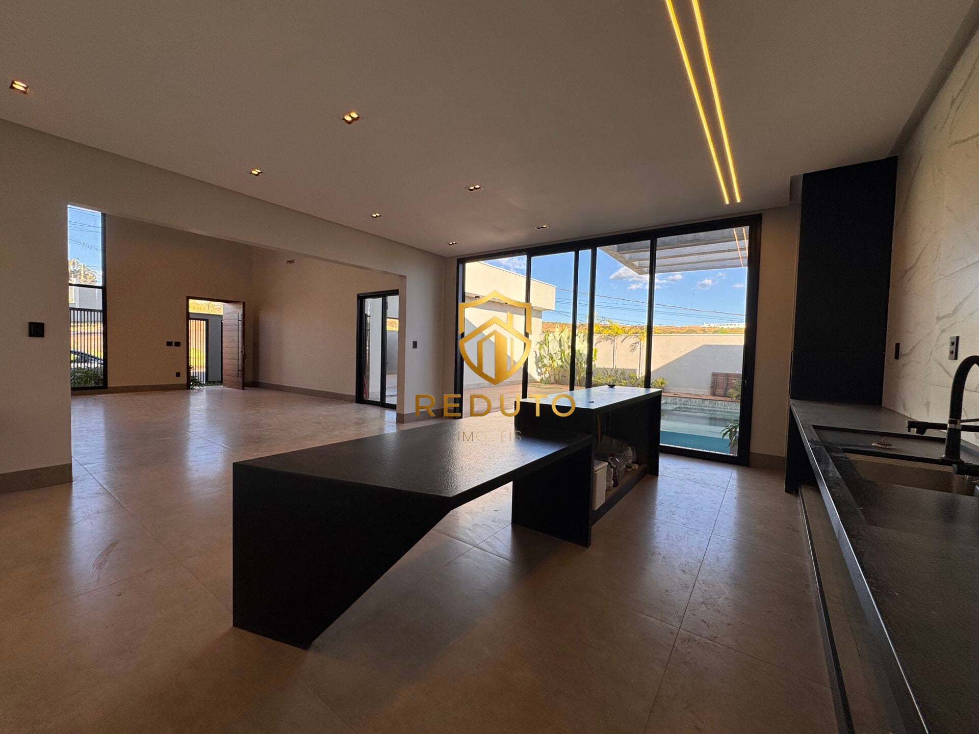 Casa, 4 quartos, 303 m² - Foto 9