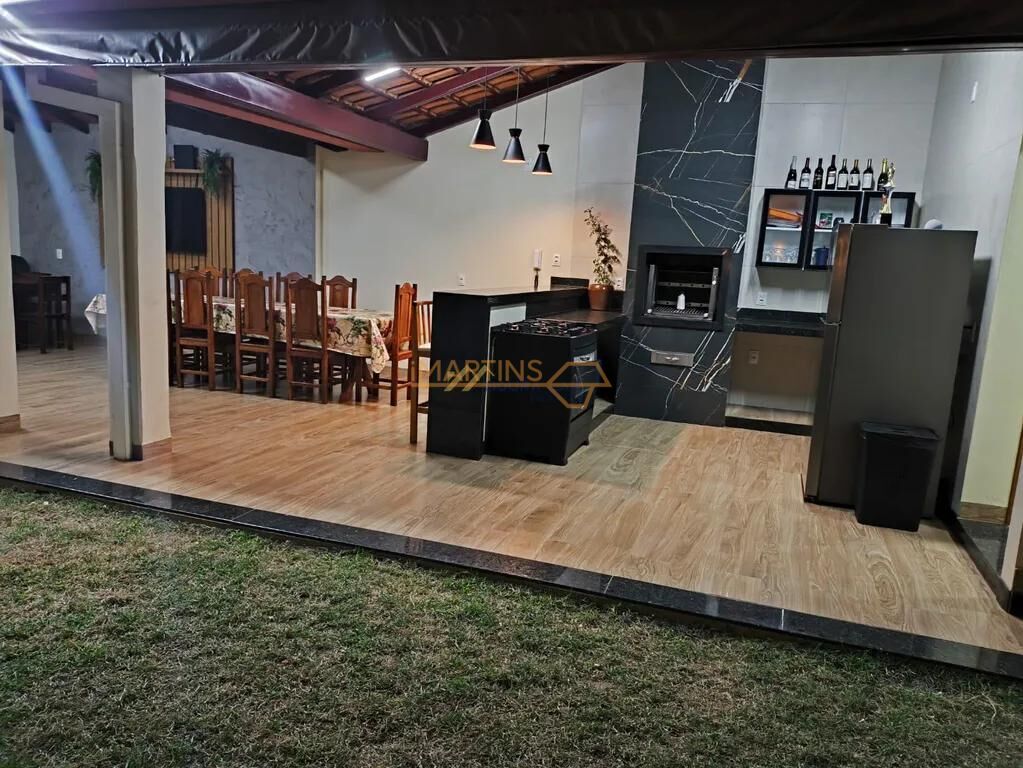 Casa, 3 quartos, 227 m² - Foto 2