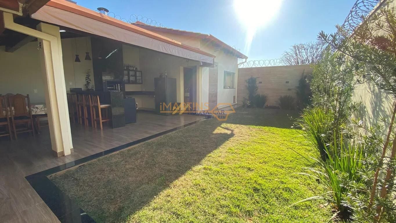 Casa, 3 quartos, 227 m² - Foto 1
