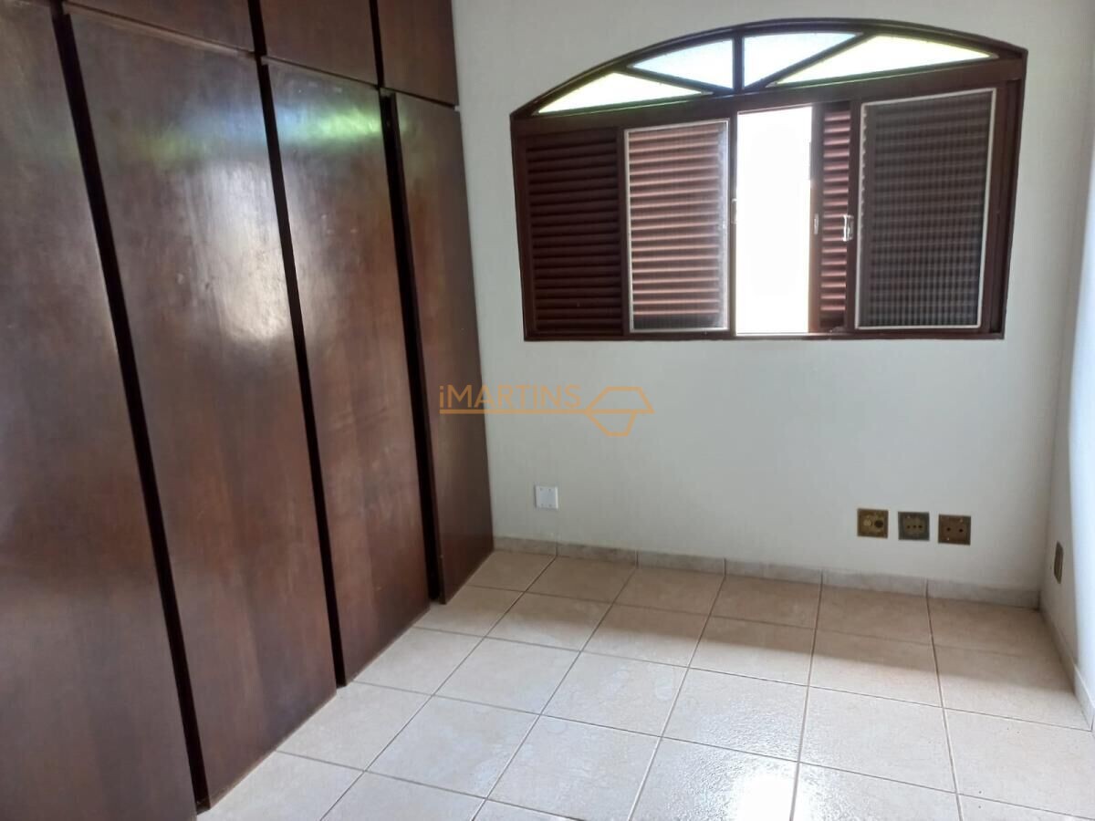 Casa, 4 quartos, 360 m² - Foto 37
