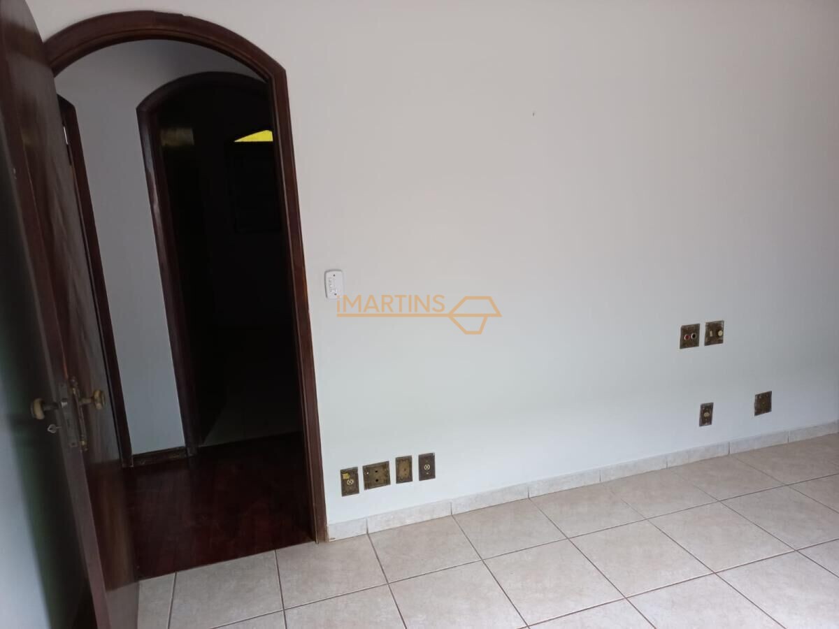Casa, 4 quartos, 360 m² - Foto 35