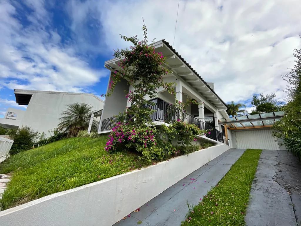 Casa à venda em Centro, Rio Negro - PR
