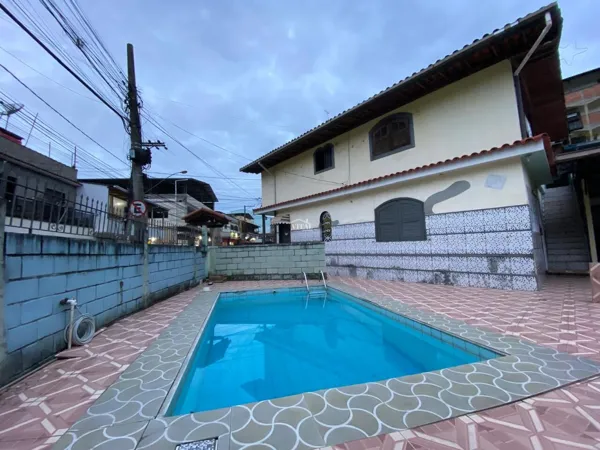 Casa à venda no bairro Jardim Califórnia em Nova Friburgo/RJ