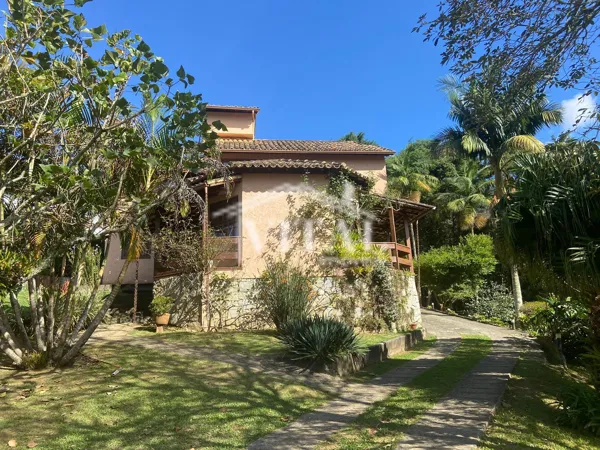 Casa à venda no bairro Cascatinha em Nova Friburgo/RJ