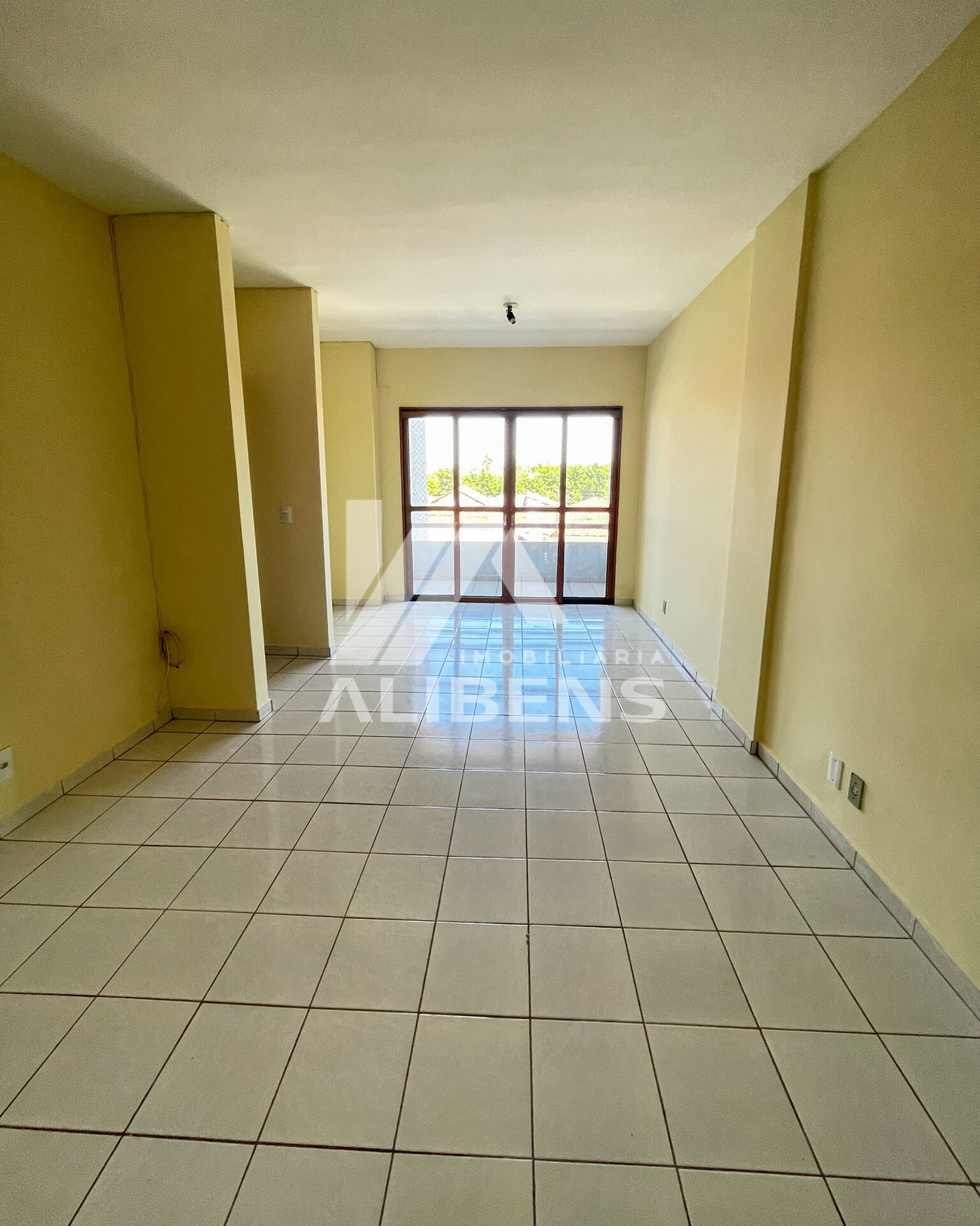 Apartamento com 2 quartos para aluguel — foto 2 de 19
