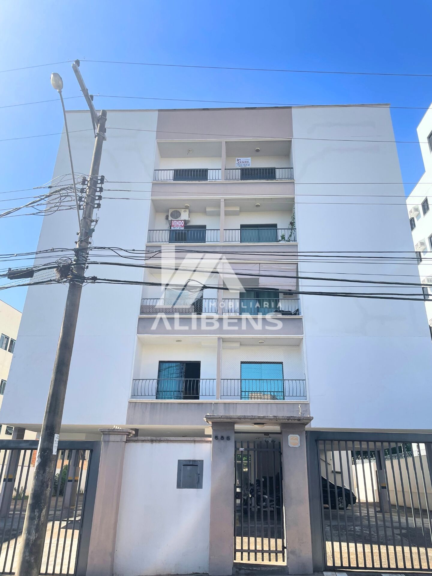 Apartamento com 2 quartos à venda, 65m² — foto 2 de 18