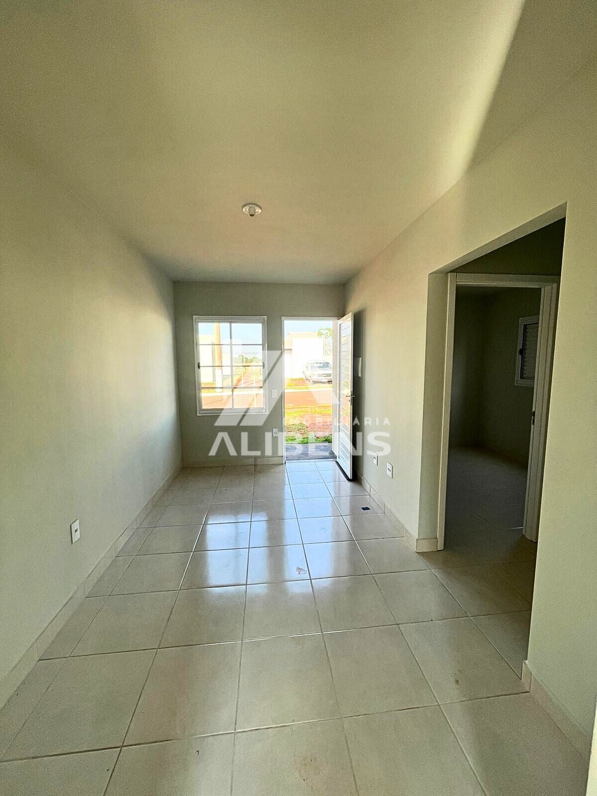 Casa com 2 quartos para aluguel, 47m² — foto 3 de 16