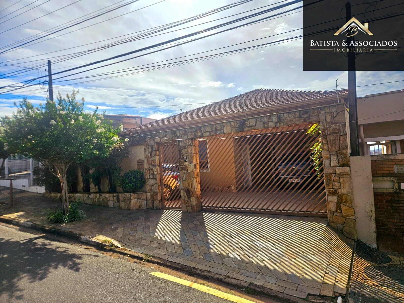 Casa, 4 quartos, 236 m² - Foto 1