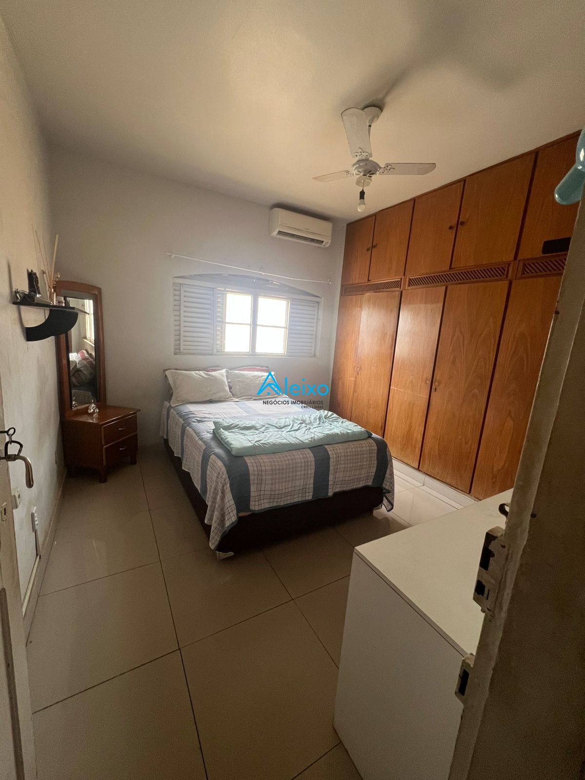 Casa com 3 quartos à venda, 180m² — foto 6 de 9
