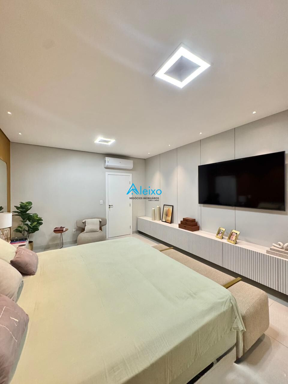 Casa com 4 quartos à venda, 425m² — foto 4 de 37