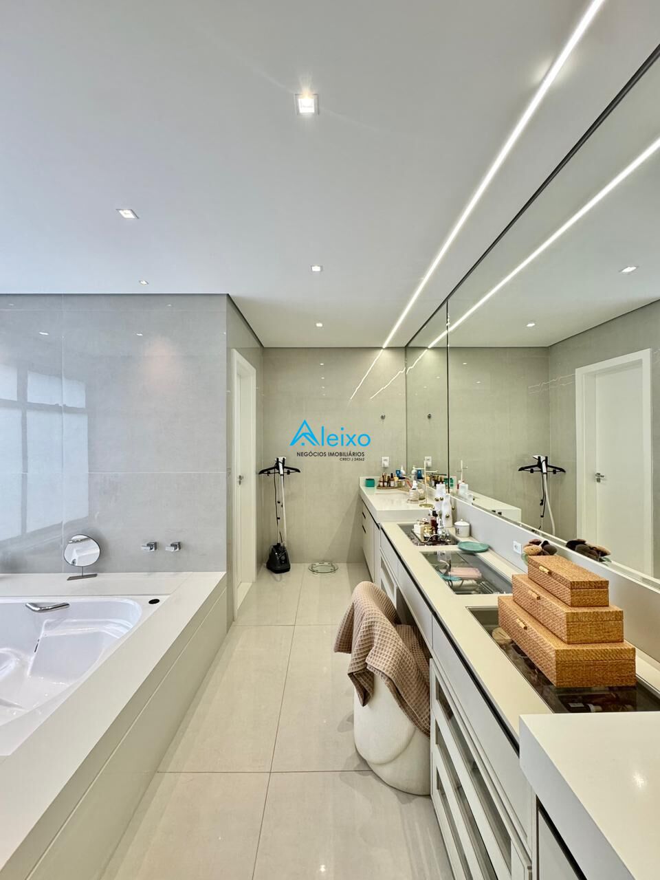 Casa com 4 quartos à venda, 425m² — foto 36 de 37