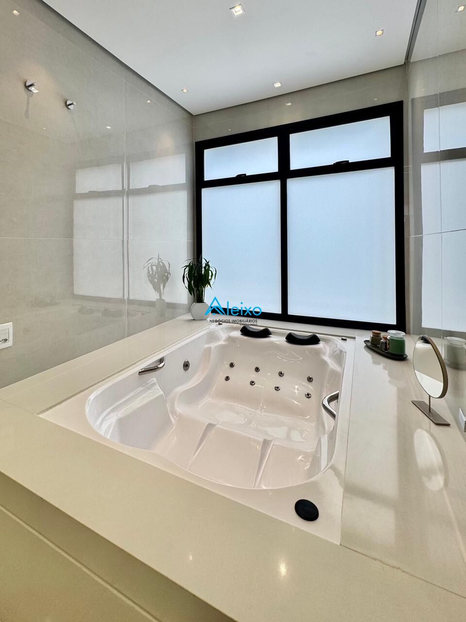 Casa com 4 quartos à venda, 425m² — foto 17 de 37