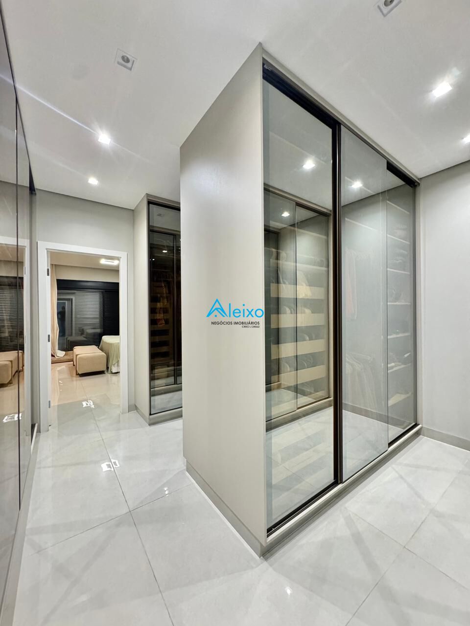 Casa com 4 quartos à venda, 425m² — foto 9 de 37