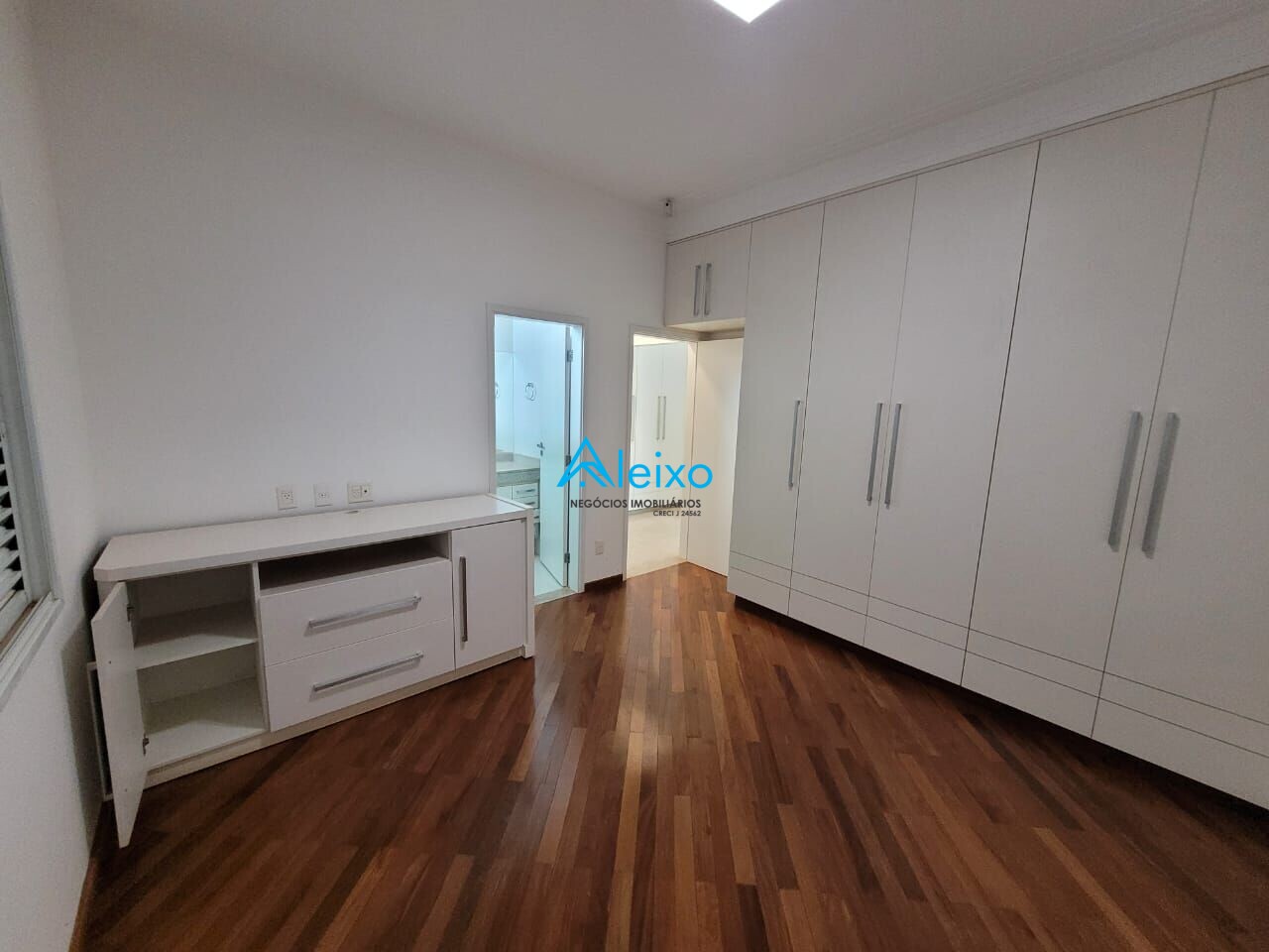 Casa com 3 quartos à venda, 490m² — foto 9 de 22