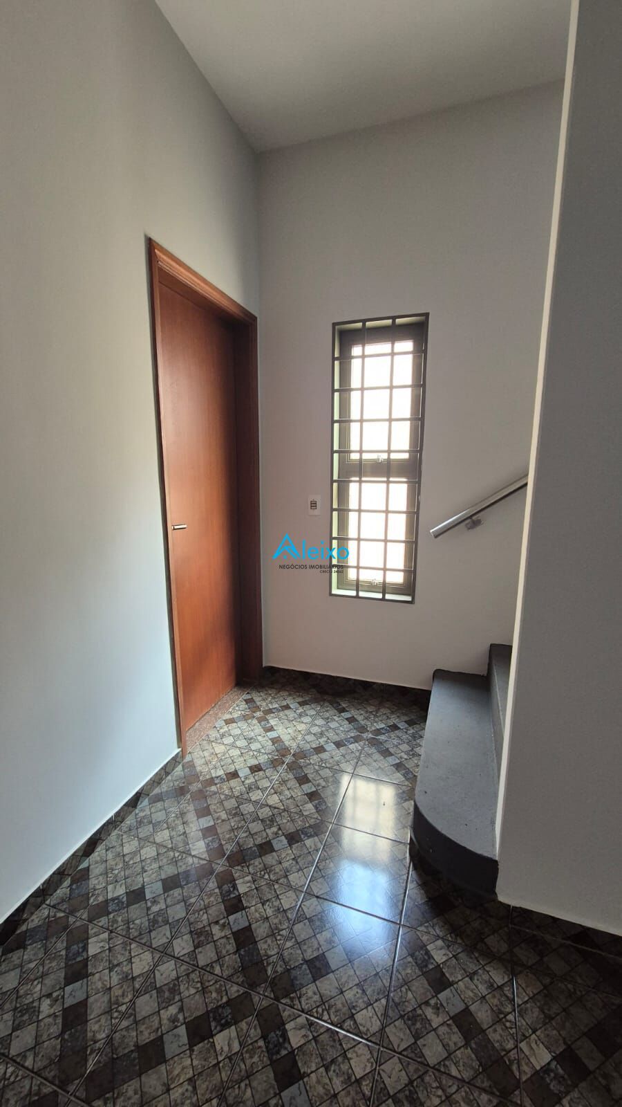 Casa com 5 quartos para aluguel, 284m² — foto 35 de 60