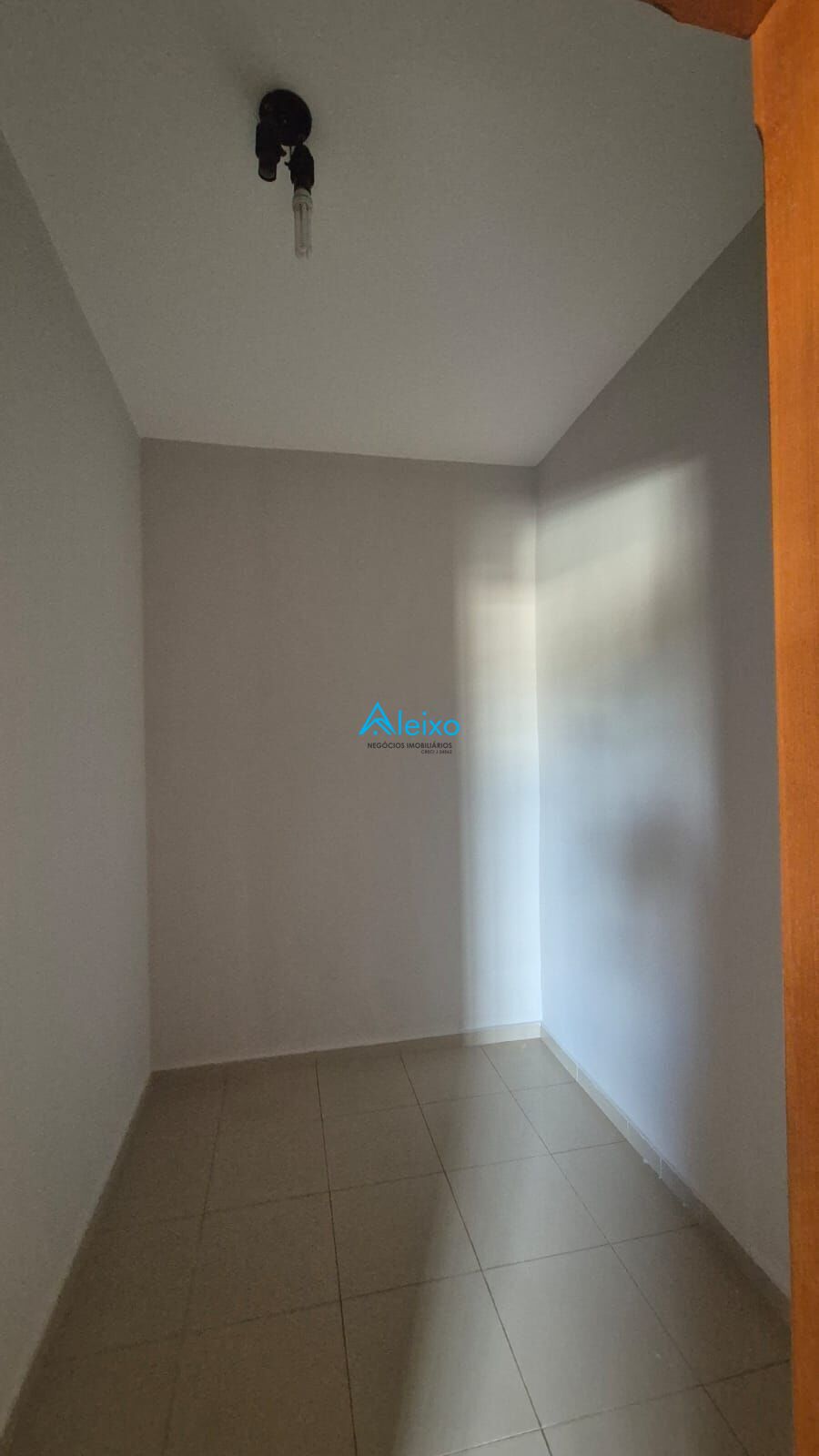 Casa com 5 quartos para aluguel, 284m² — foto 25 de 60