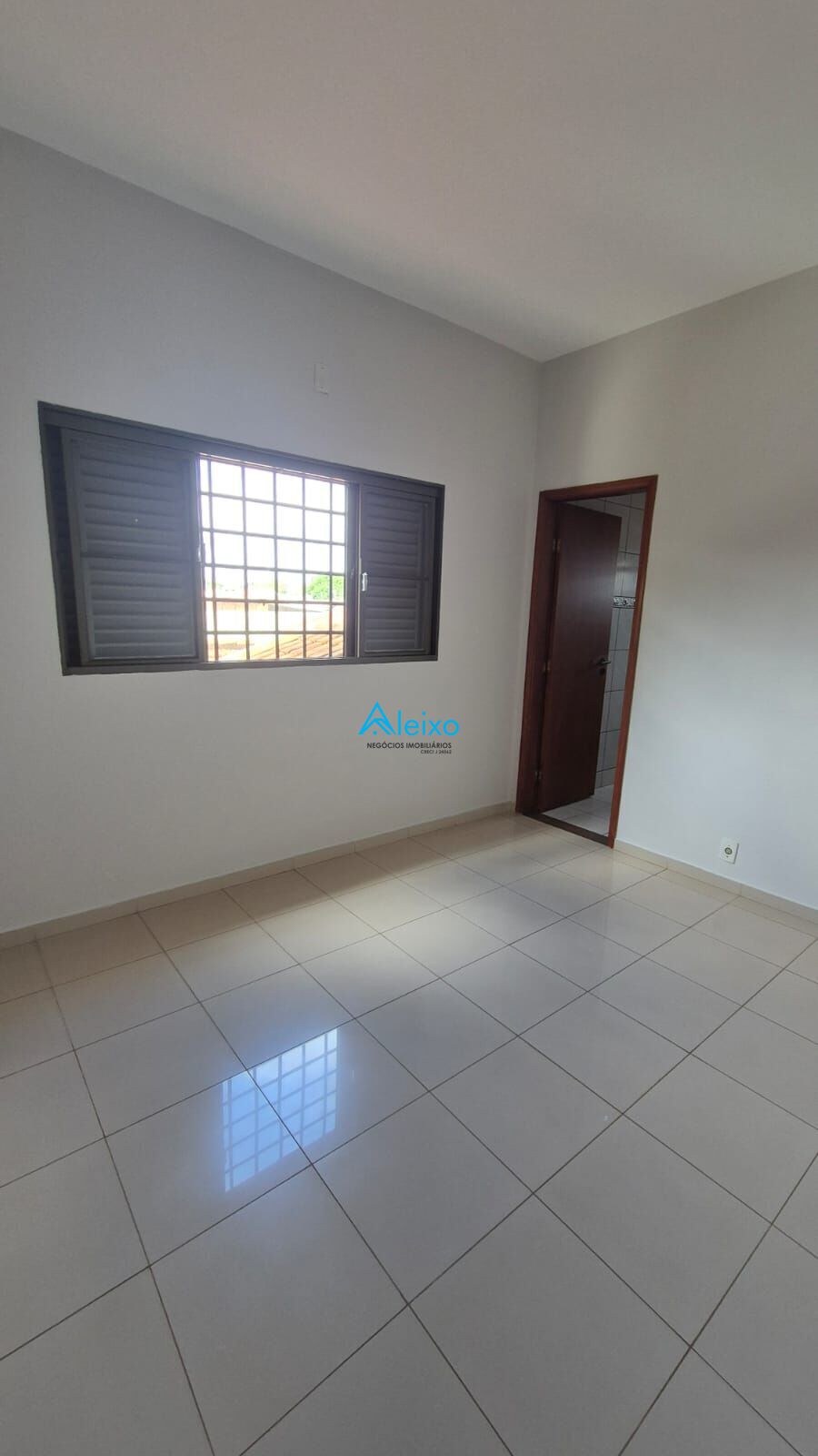 Casa com 5 quartos para aluguel, 284m² — foto 26 de 60