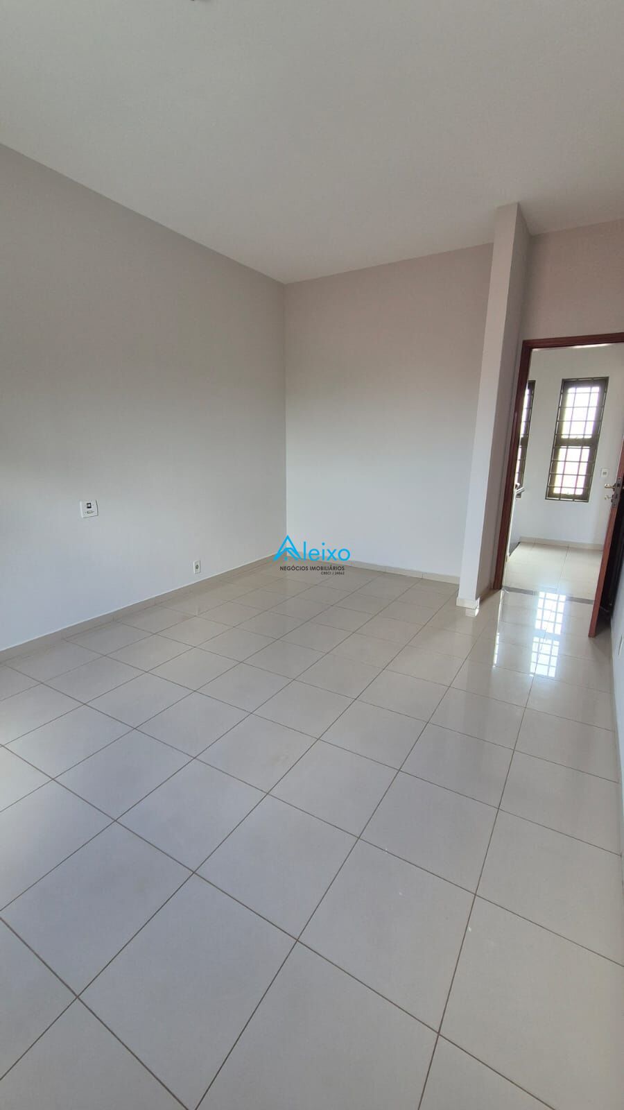 Casa com 5 quartos para aluguel, 284m² — foto 17 de 60
