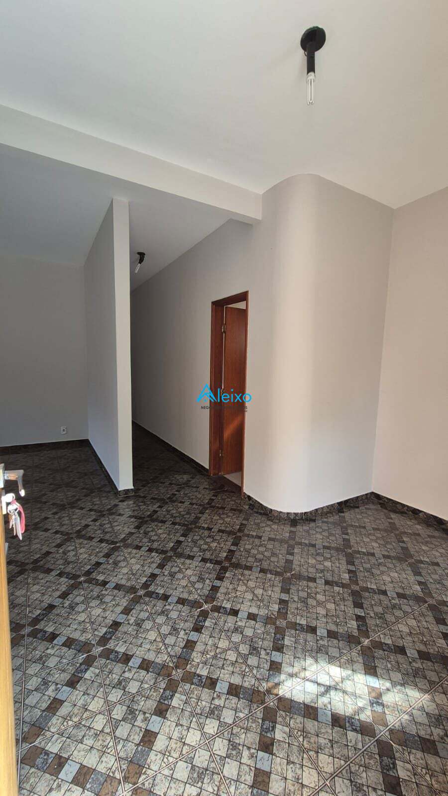 Casa com 5 quartos para aluguel, 284m² — foto 7 de 60