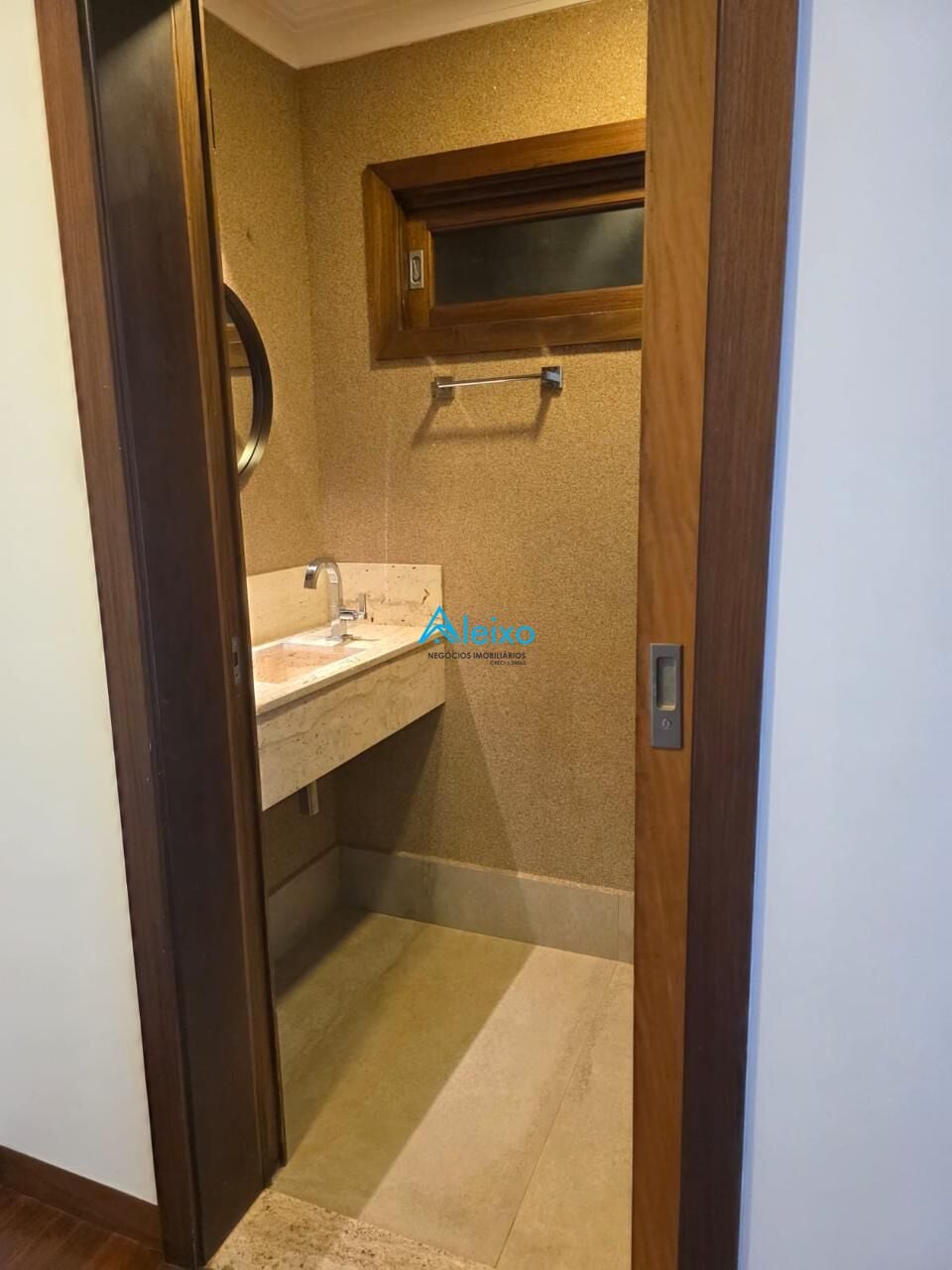 Casa com 5 quartos à venda, 362m² — foto 22 de 24